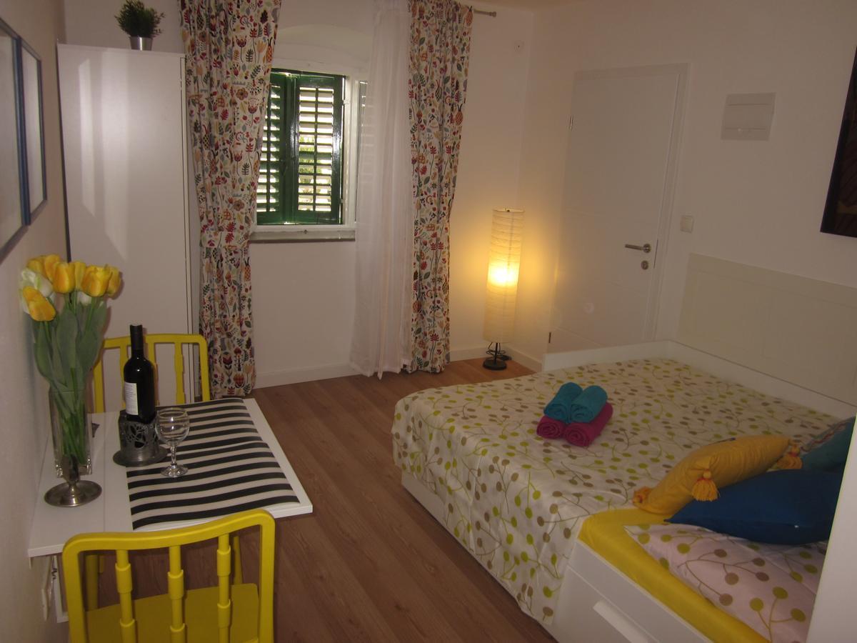 Apartment On The Square Makarska Exterior foto