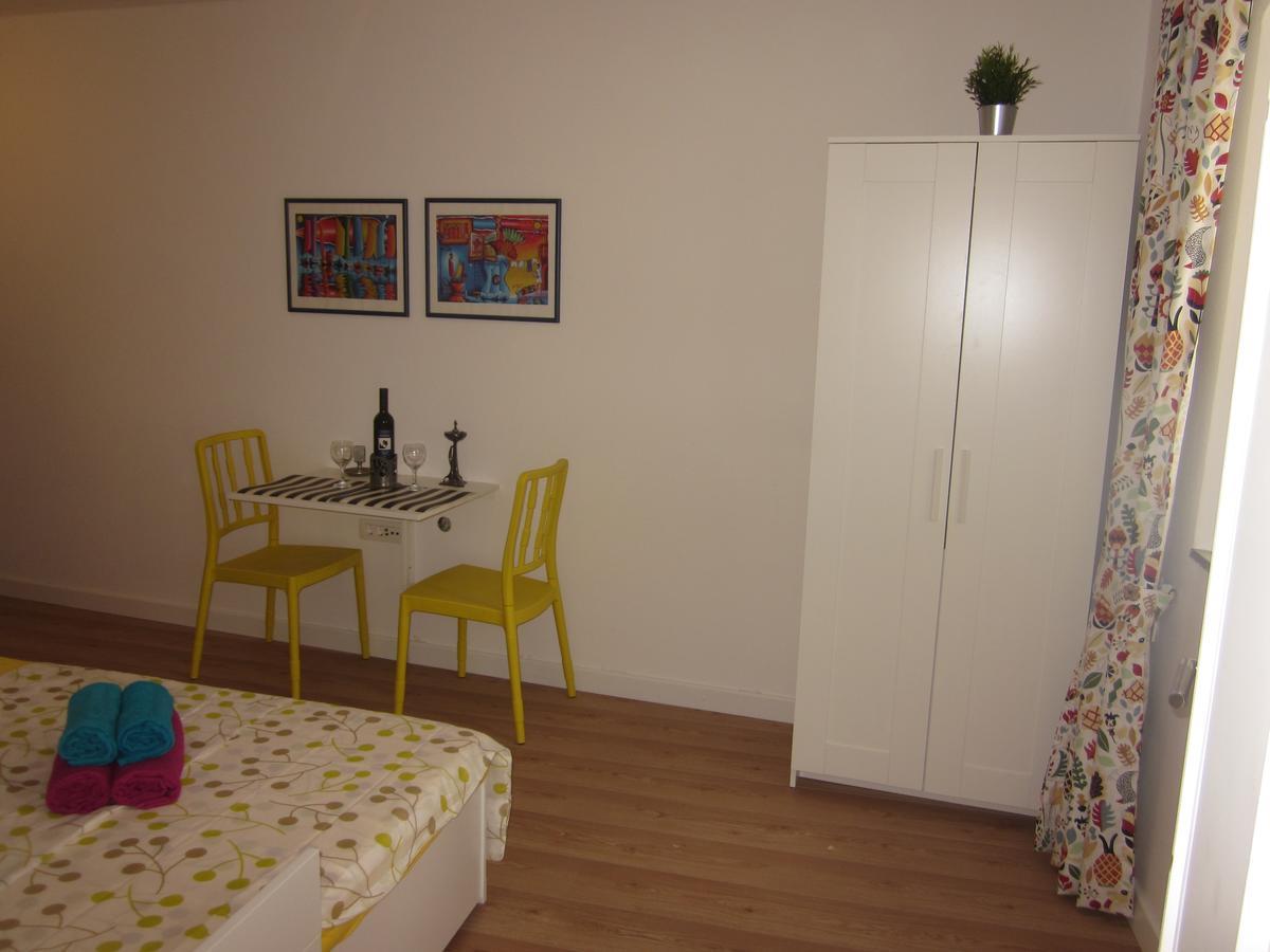 Apartment On The Square Makarska Exterior foto