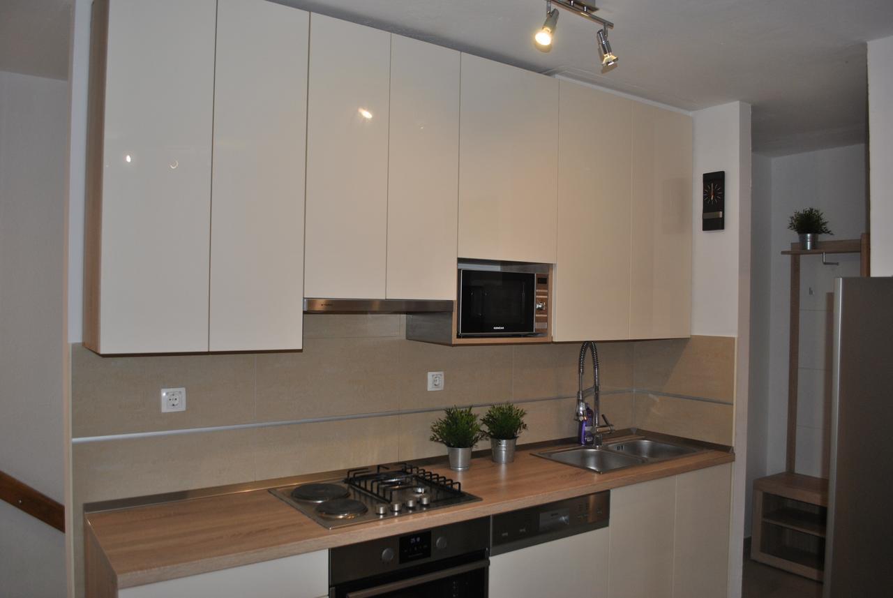 Apartment On The Square Makarska Exterior foto