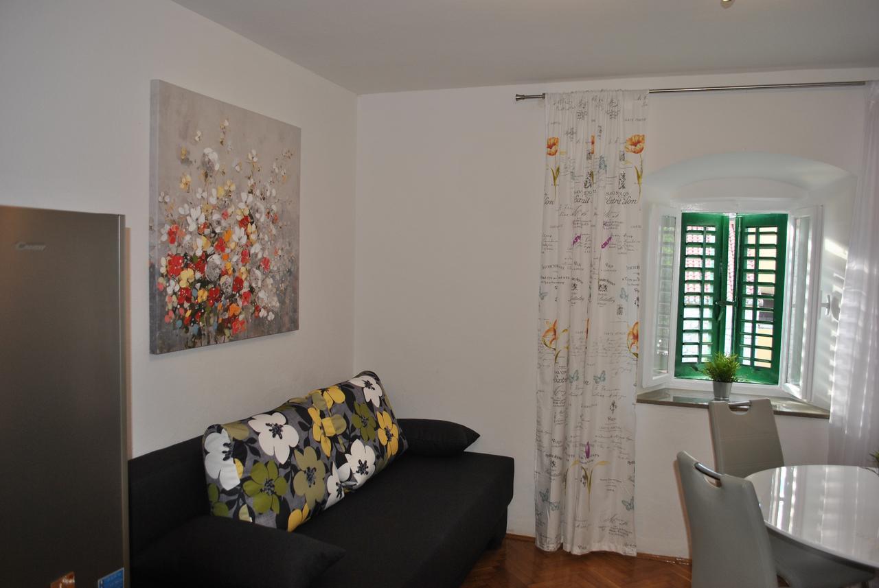 Apartment On The Square Makarska Exterior foto