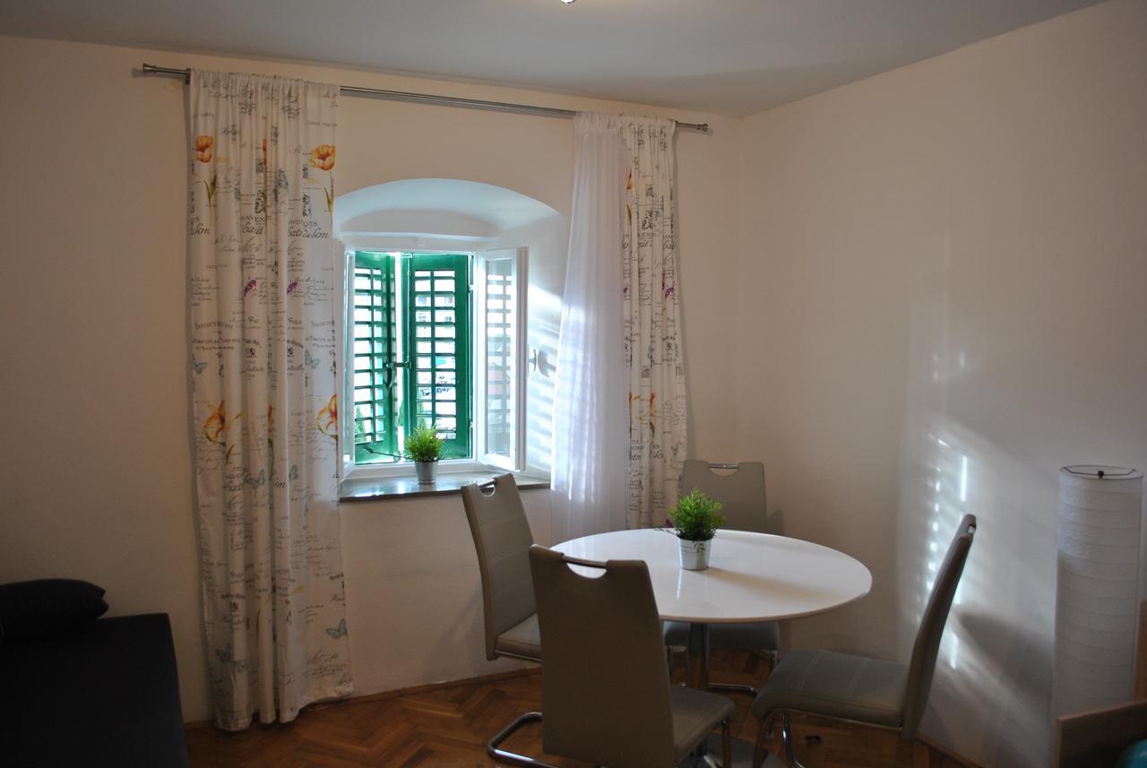 Apartment On The Square Makarska Exterior foto