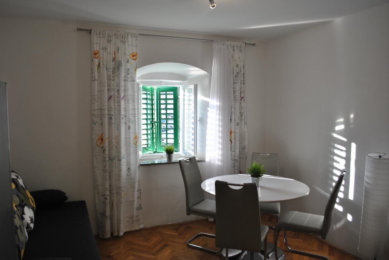 Apartment On The Square Makarska Exterior foto