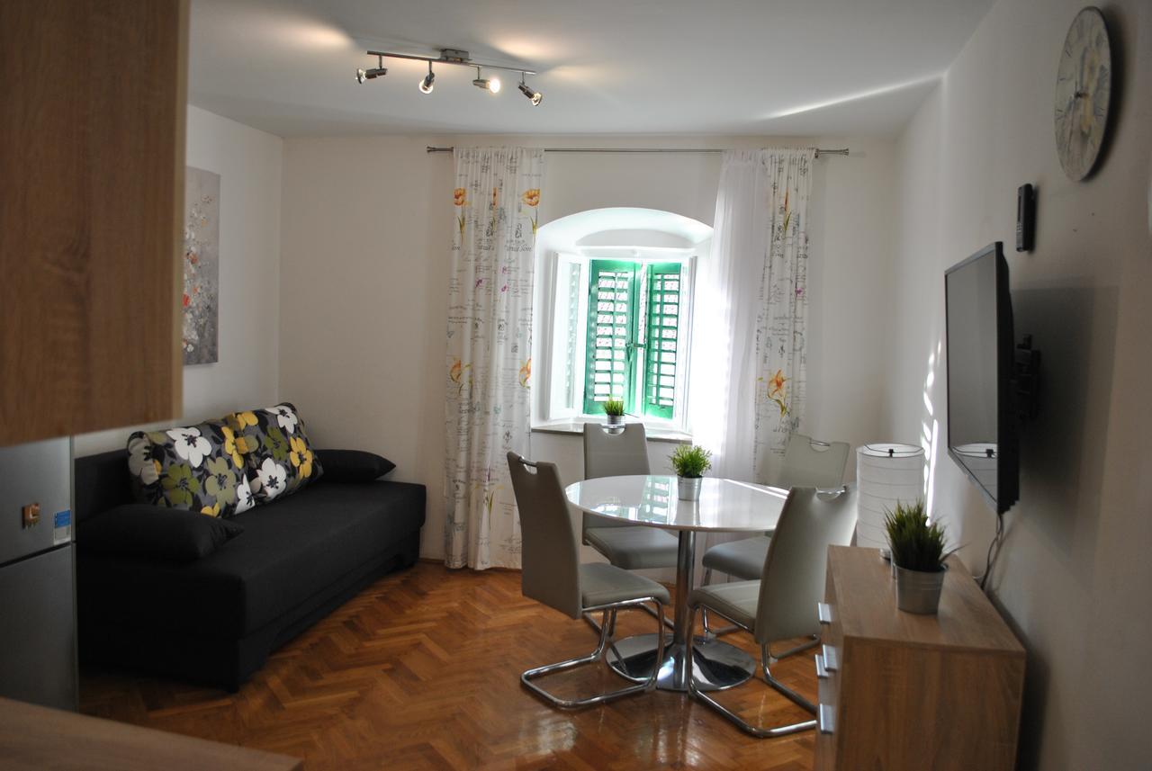 Apartment On The Square Makarska Exterior foto
